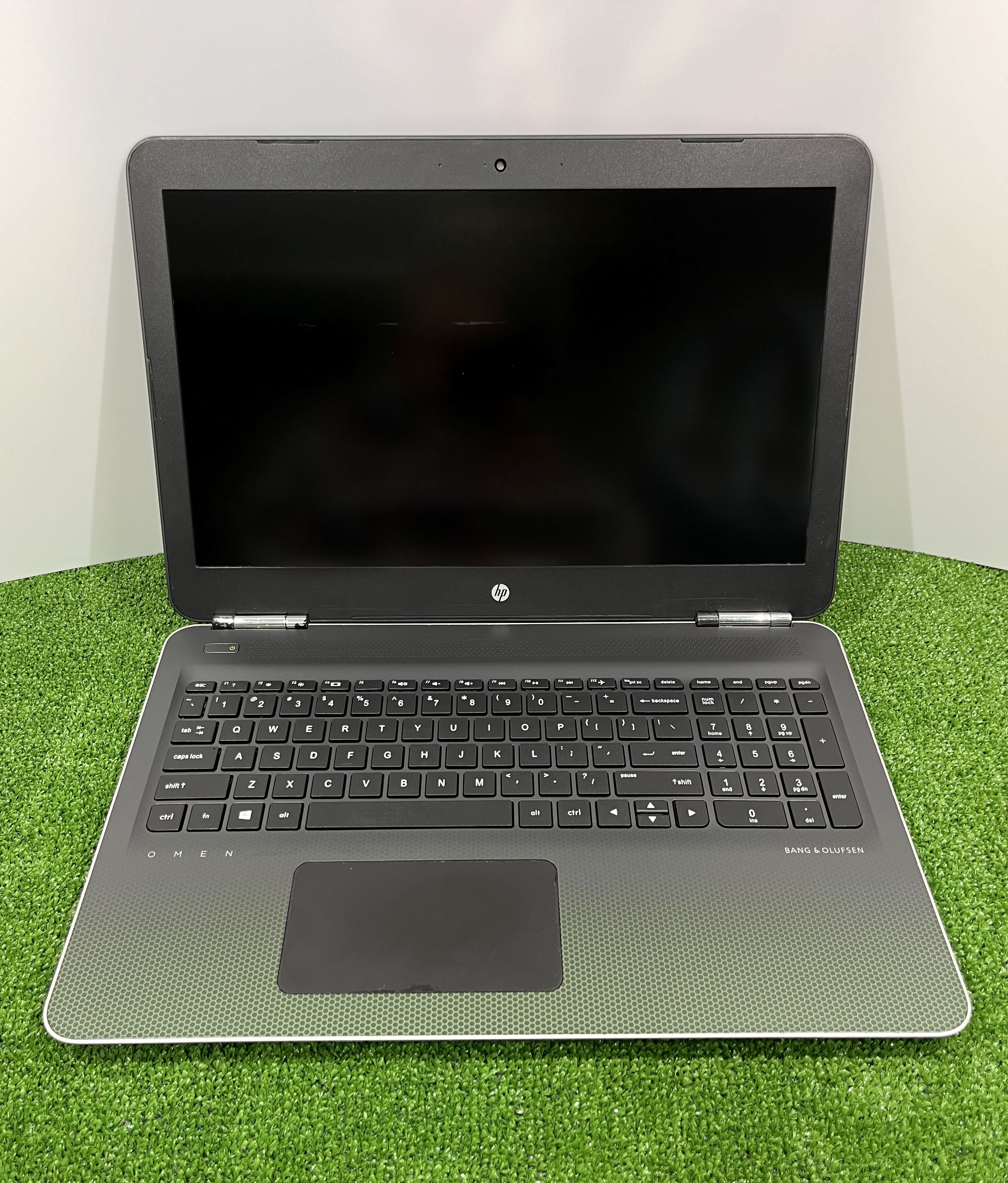 Ноутбук HP Pavilion 15-bc21 в магазине PartsOkey.ru в Ростове на Дону, Краснодаре и Москве